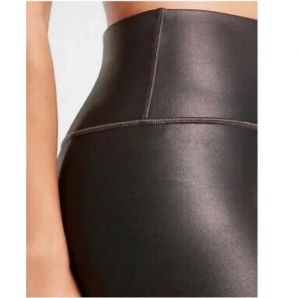 EUC Athleta Elation Shimmer Ultra High Rise 7/8 Tights Antique Burgundy Medium - Picture 3 of 7